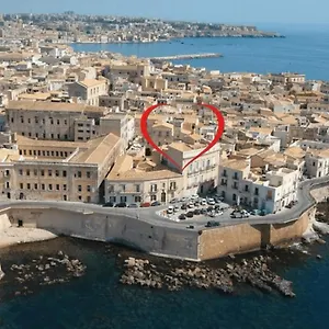 https://casa-nagale-ortigia-holidays.sicilyhotelsitaly.net