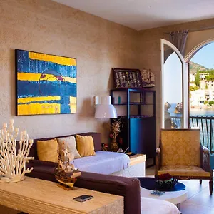 https://agatha-house-taormina-with-private-beach.sicilyhotelsitaly.net