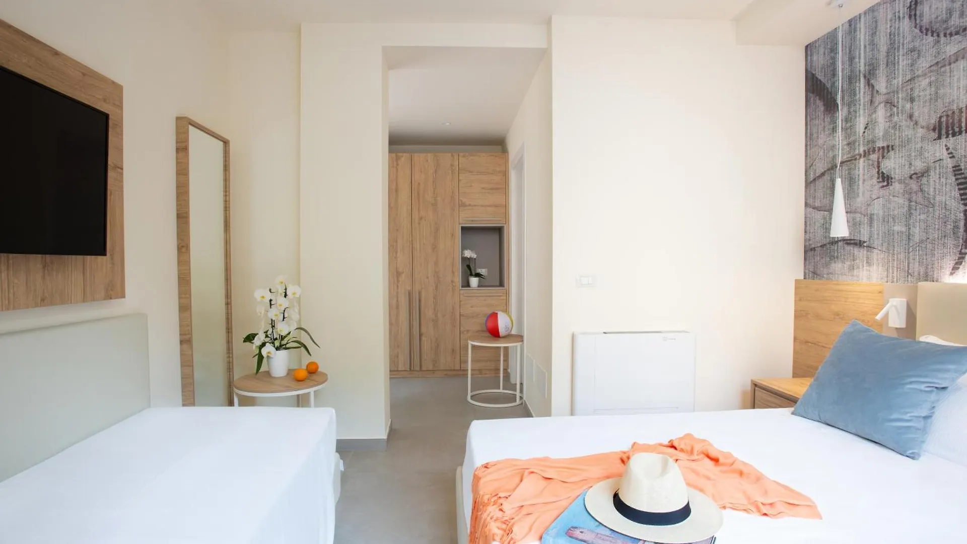 Canado Club Family Village Marina di Castagneto Carducci 4*,