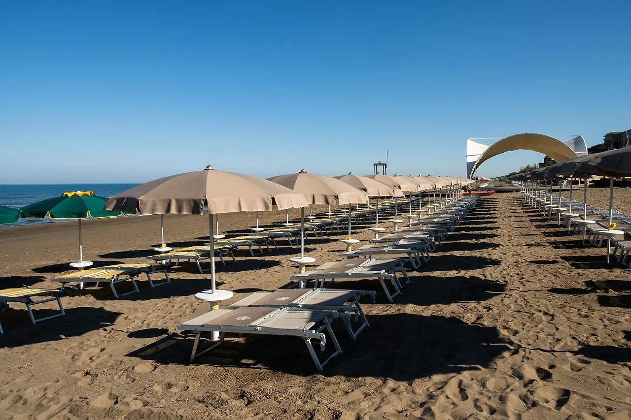 Canado Club Family Village Marina di Castagneto Carducci 4*,